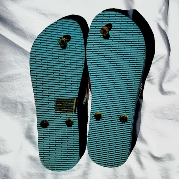 Hibiscus Flower Flip Flops - Picture 2 of 3